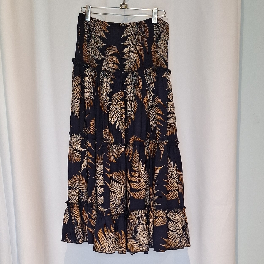Eesome Navy And Tan Maxi A-Line Tiered Skirt Size M